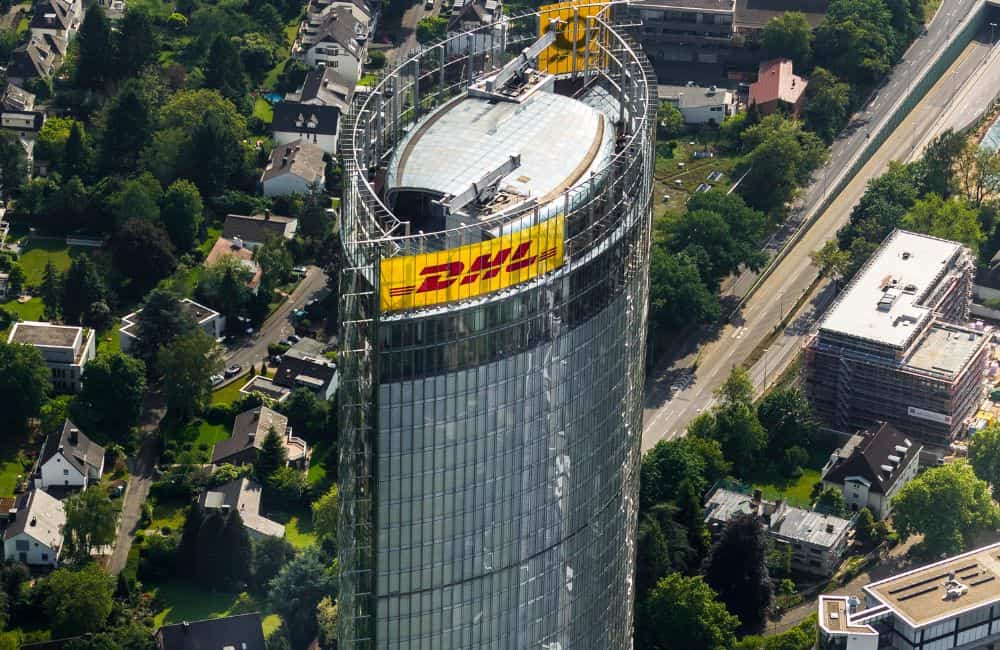 DHL ©Hans Blossey/Alamy