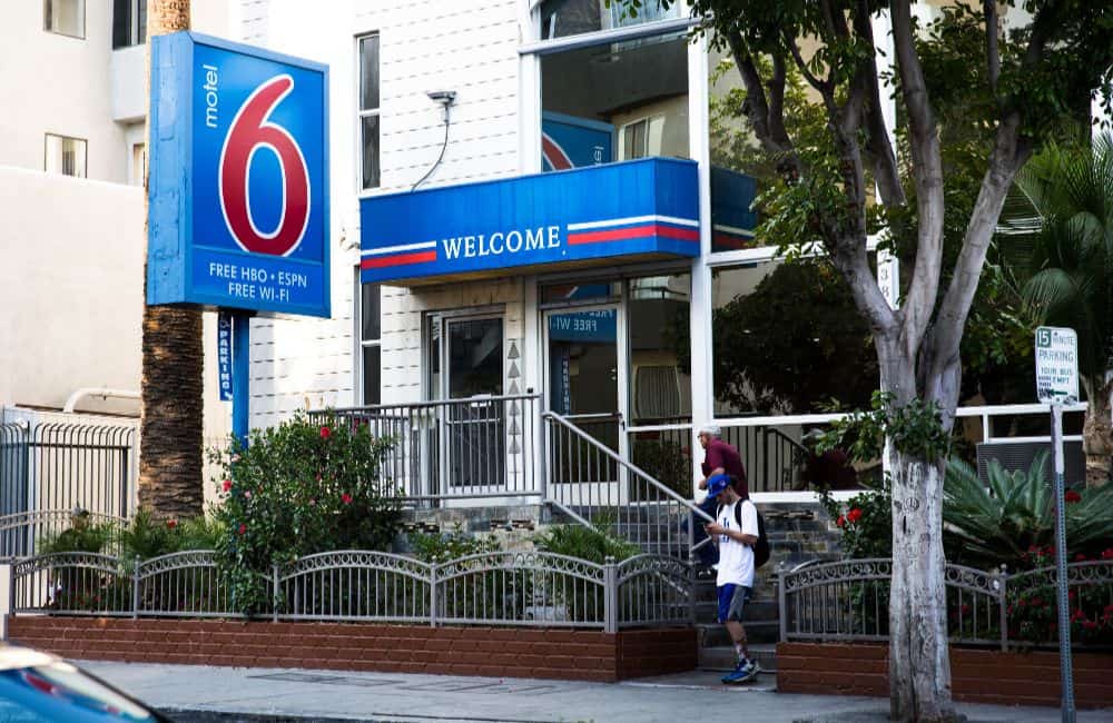 Motel 6 ©Valeriya Zankovych / shutterstock.com